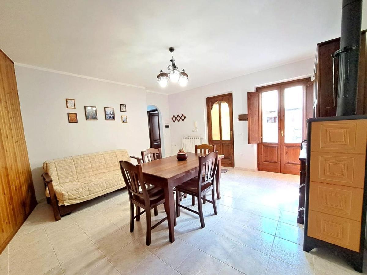 Casa Vacanze La Civita Castel Di Sangro Esterno foto